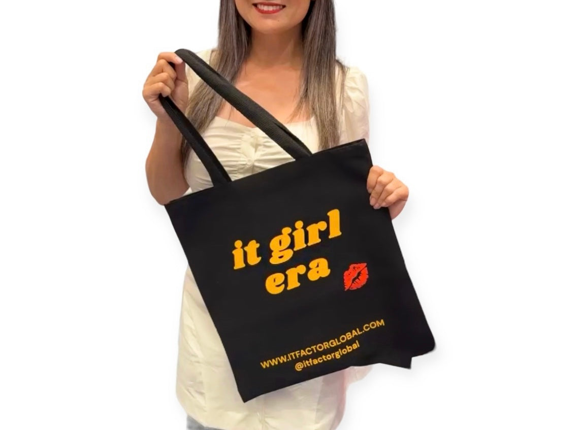 HER “IT GIRL ERA” Tote Bag in Cotton